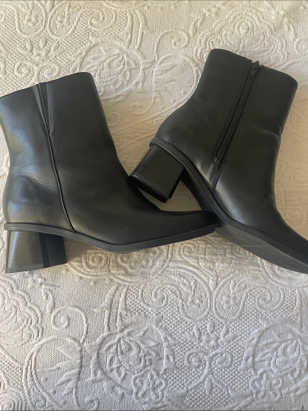 Naturalizer Black Women's Leather Ankle Boots - Classic Zip Boot